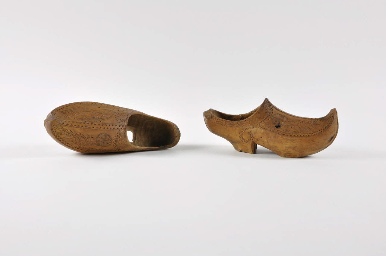 sabot de femme 1936.161.1-2 Photo Mucem