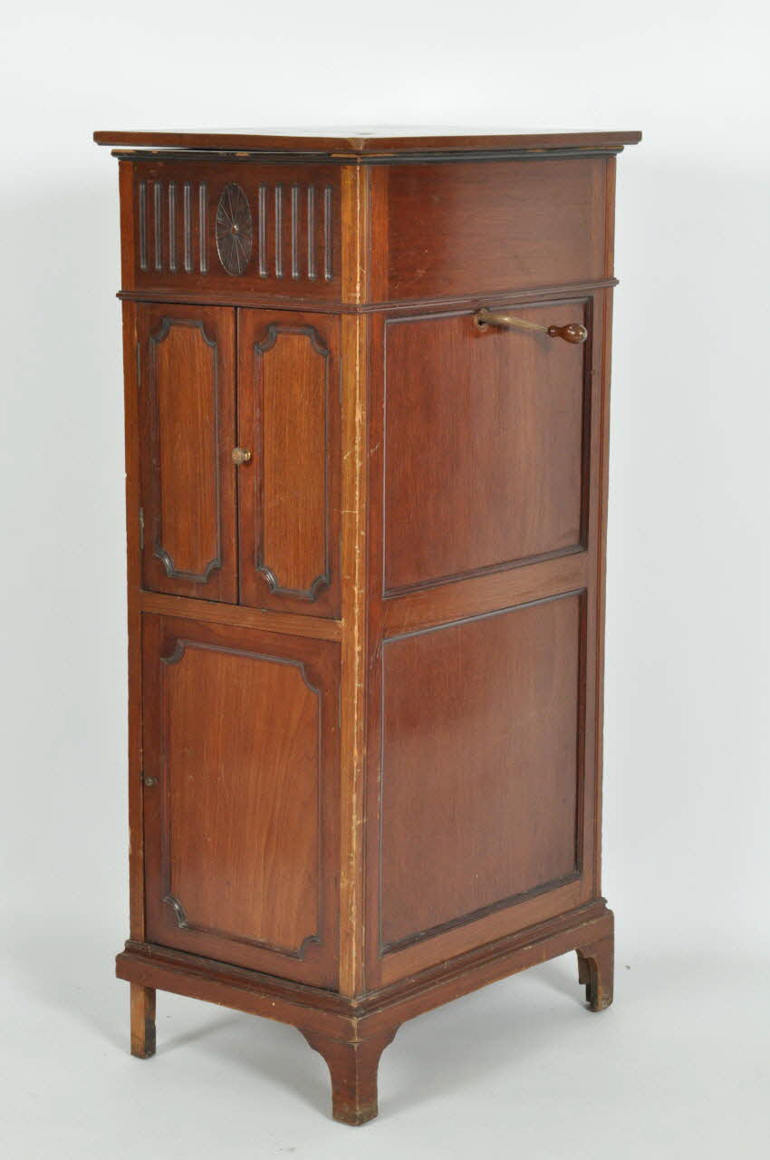 phonographe 1925-1930 1969.33.36 Photo Mucem