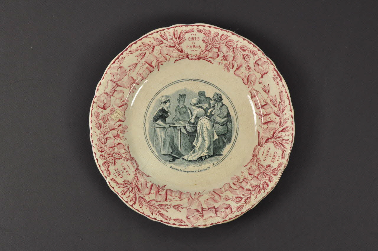 assiette plate Les cris de Paris 1968.60.12 Photo Mucem