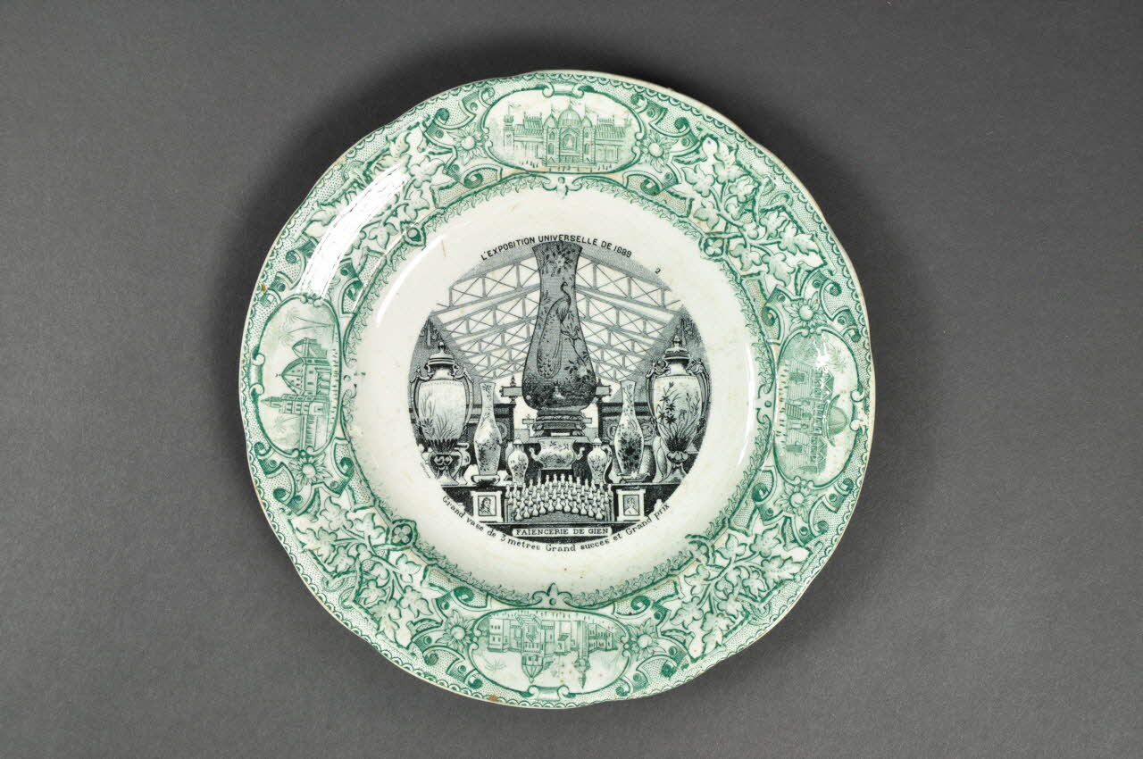 assiette plate L'exposition universelle de 1889 1968.60.43 Photo Mucem