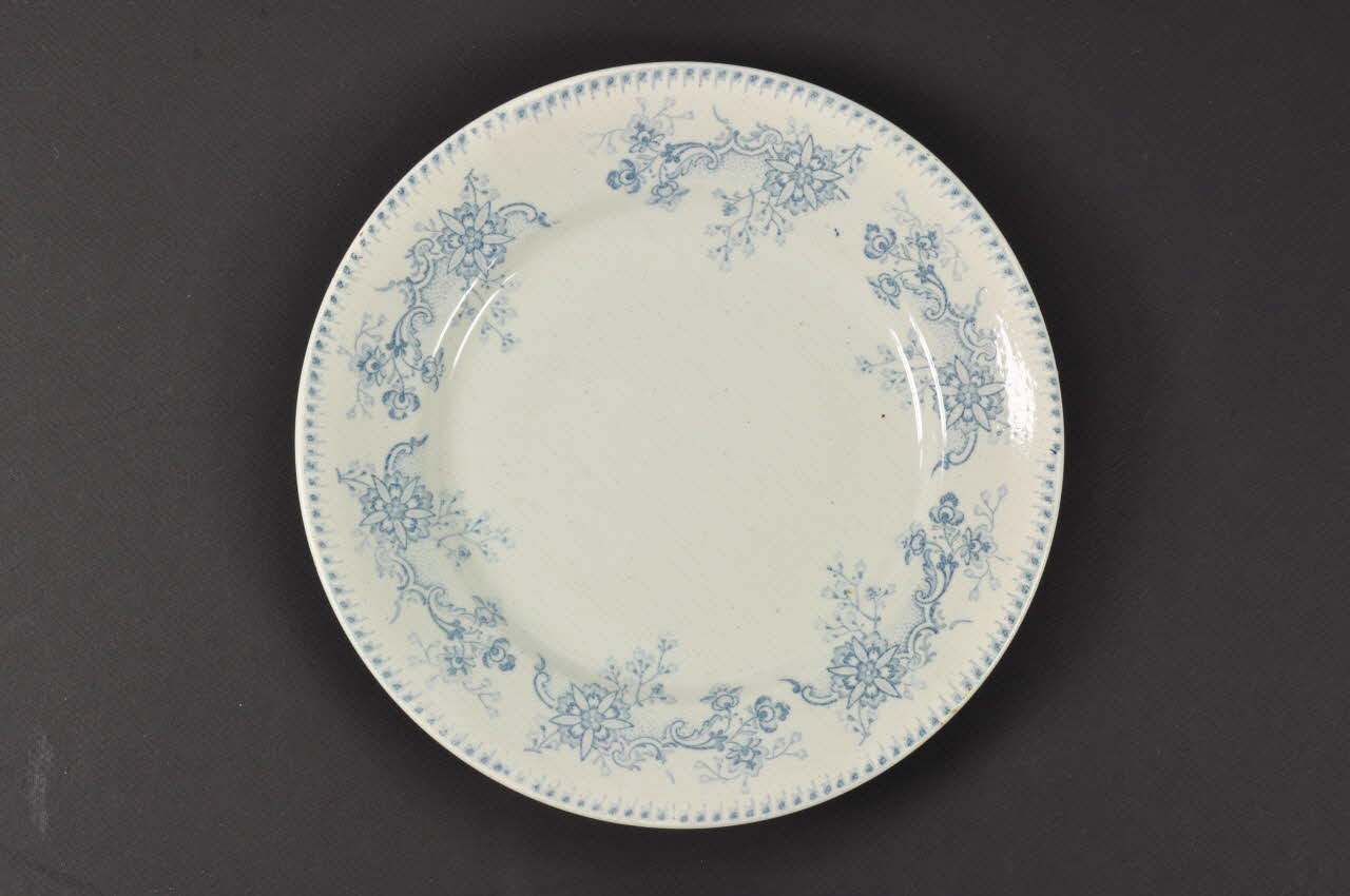 assiette plate Lorraine, France 1950 1969.34.64 Photo Mucem