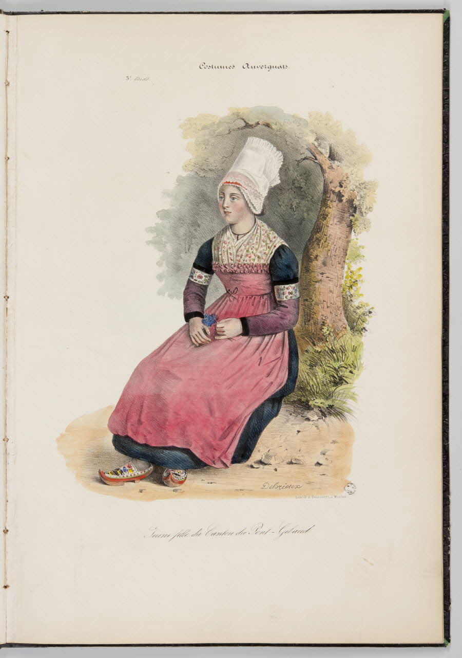 album Costumes Auvergnats.  Jeune fille du Canton de Pont-Gibaud. 1964.13.1.3 Photo