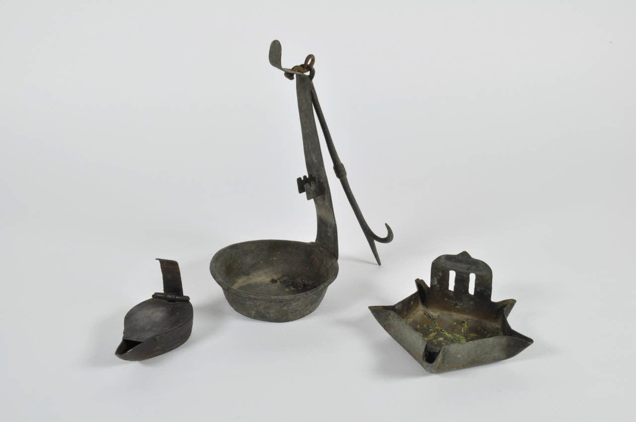 lampe à huile 1936 1936.1811.1-3 Photo Mucem