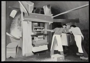 Jacques Pasquet dessin Moulin à papier Richard Le Bas à Ambert, vue intérieure 1966 1966.11.2 Photo