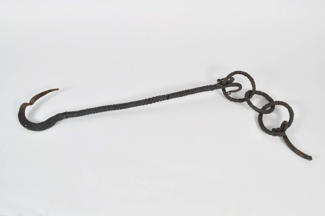 crémaillère à crocs et anneaux 1880-1930 1936.1826 Photo Mucem