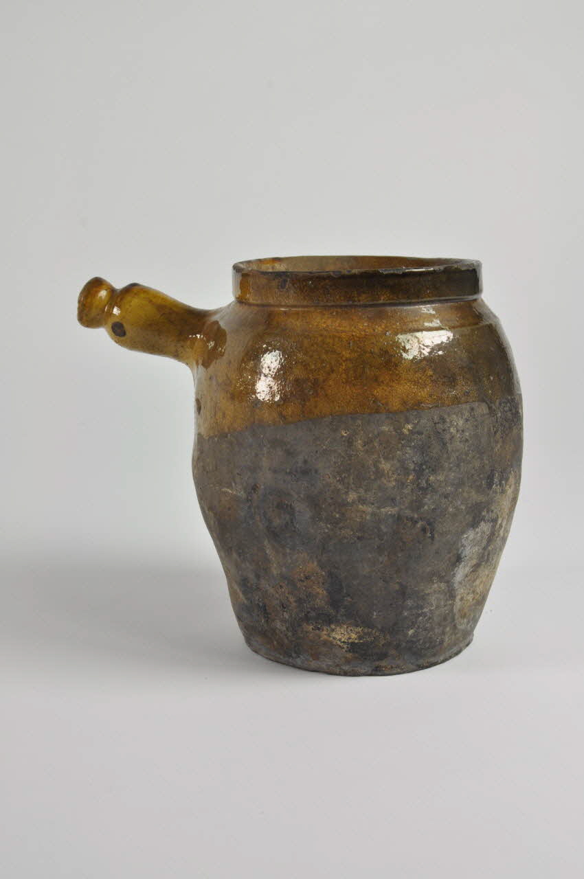 pot à manche 1890-1910 1969.45.5 Photo Mucem