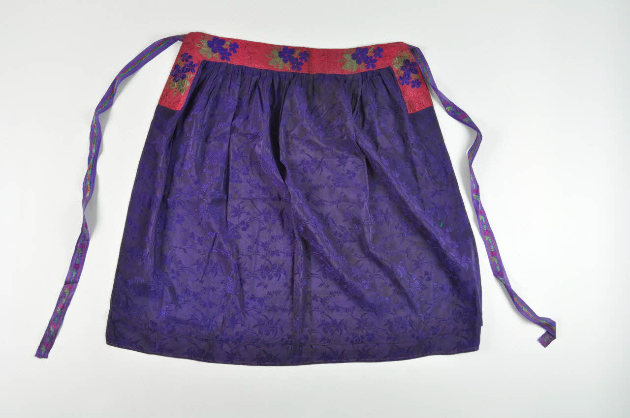 tablier Rhône-Alpes, France 1881 1969.48.2 Photo Mucem