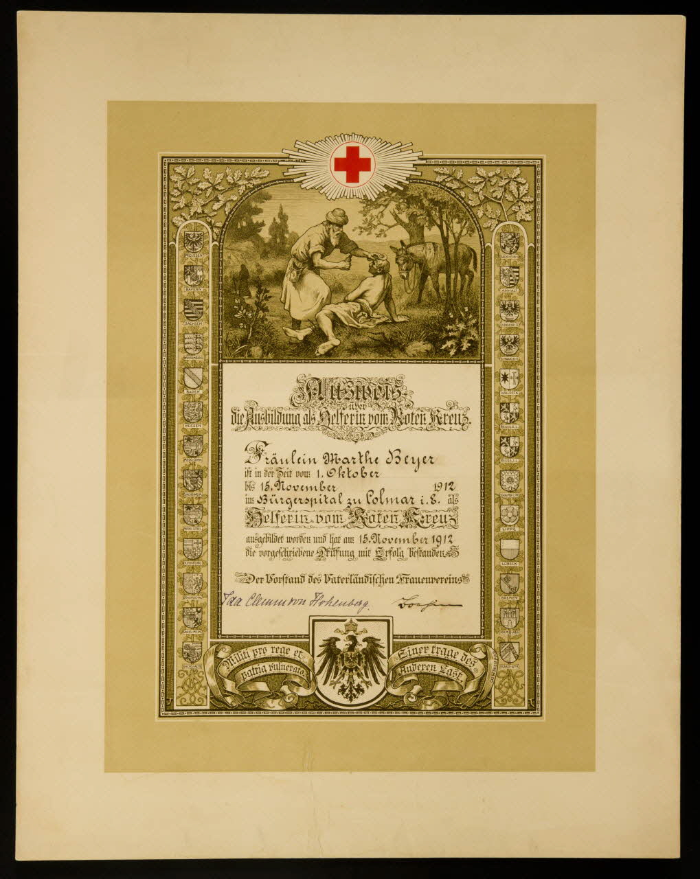 estampe Ausweis  die Ausbildung als helferin vom Roten Kreuz. 1977.49.4 Photo