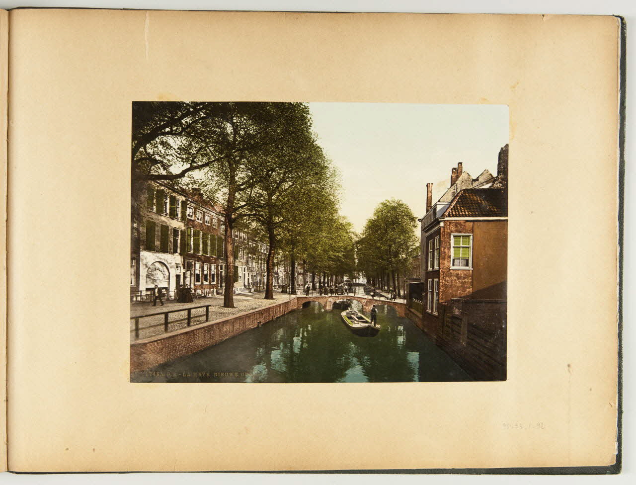 album LA HAYE. 1981.53.1.92 Photo