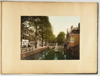 album LA HAYE. 1981.53.1.92 Photo
