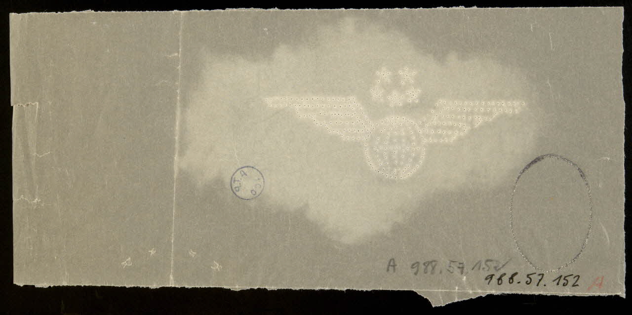 poncif Poncif représentant un globe ailé 1988.57.152 Photo