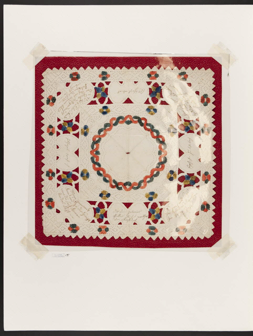 lettre de baptême Dentelle de papier 1990.26.96  Photo