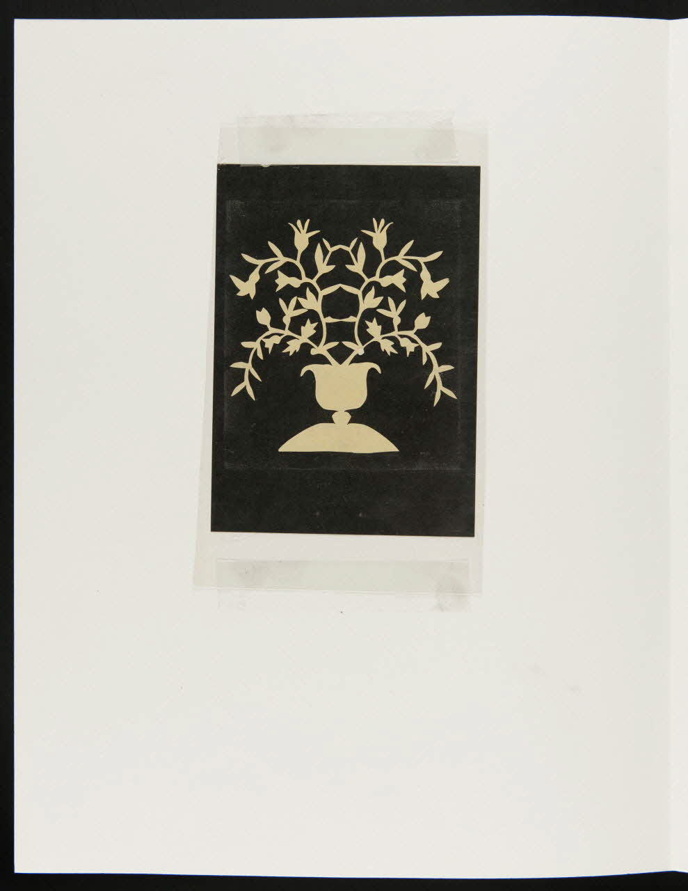 découpage Corbeille fleurie 1990.5.146 Photo