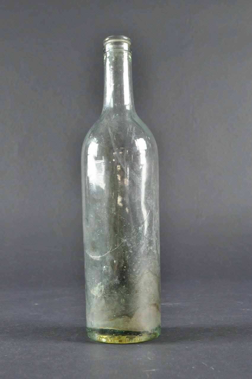 bouteille (objet domestique) 1970.140.690 Photo Mucem