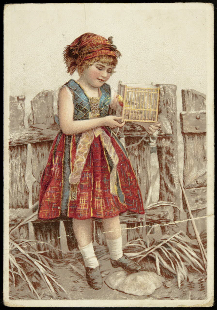 carte réclame Jeune fille en rouge et bleu portant une cage avec un oiseau jaune 1998.77.203.12 Photo