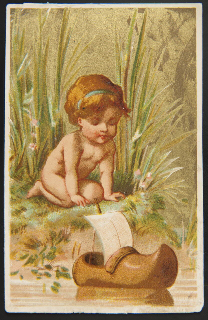 carte réclame Enfant au bord de l'eau regardant voguer un sabot transformé en bateau 1998.77.281.3 Photo