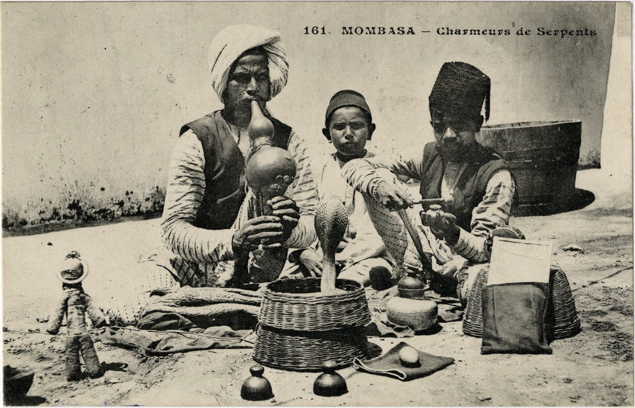 161. Mombasa. Charmeurs de serpents. Sou.10.113.1 Photo
