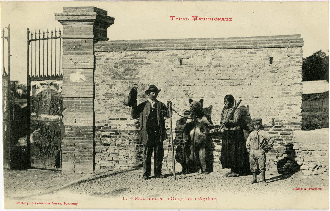 Types méridionaux. Montreurs d'ours de l'Ariège. Sou.10.94.2 Photo