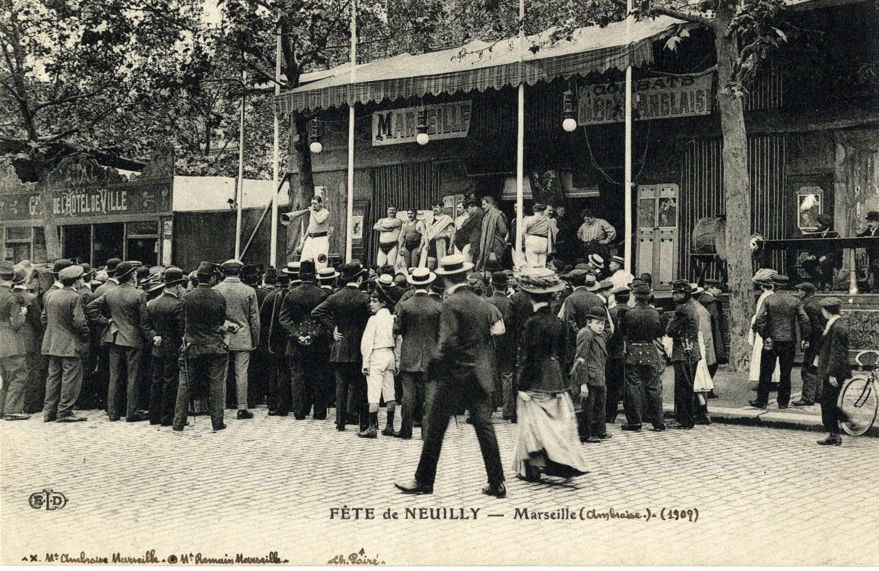Ernest-Louis-Désiré Le Deley Fête de Neuilly. Marseille (Ambroise). (190?) [de gauche à droite :] M. Romain Marseille, M. Ambroise Marseille, Ch. Poiré. Hauts-de-Seine, Paris (75) 1909 Sou.2.1.1 Photo