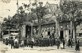 Ernest-Louis-Désiré Le Deley Fête de Neuilly. Alcazar Théâtre (1910). (Ve Chanu propriétaire). [de droite à gauche :] le clown Léon, sa fille et son fils. Montagnes russes A. Maury. Hauts-de-Seine, Paris (75) 1910 Sou.2.22.1 Photo
