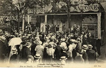 131. Fête de Neuilly. Théâtre Antoine. (Brostot) [de gauche à droite :] Mihrostet, fille du clown Léon, Clown Léon. Sou.2.31.2 Photo