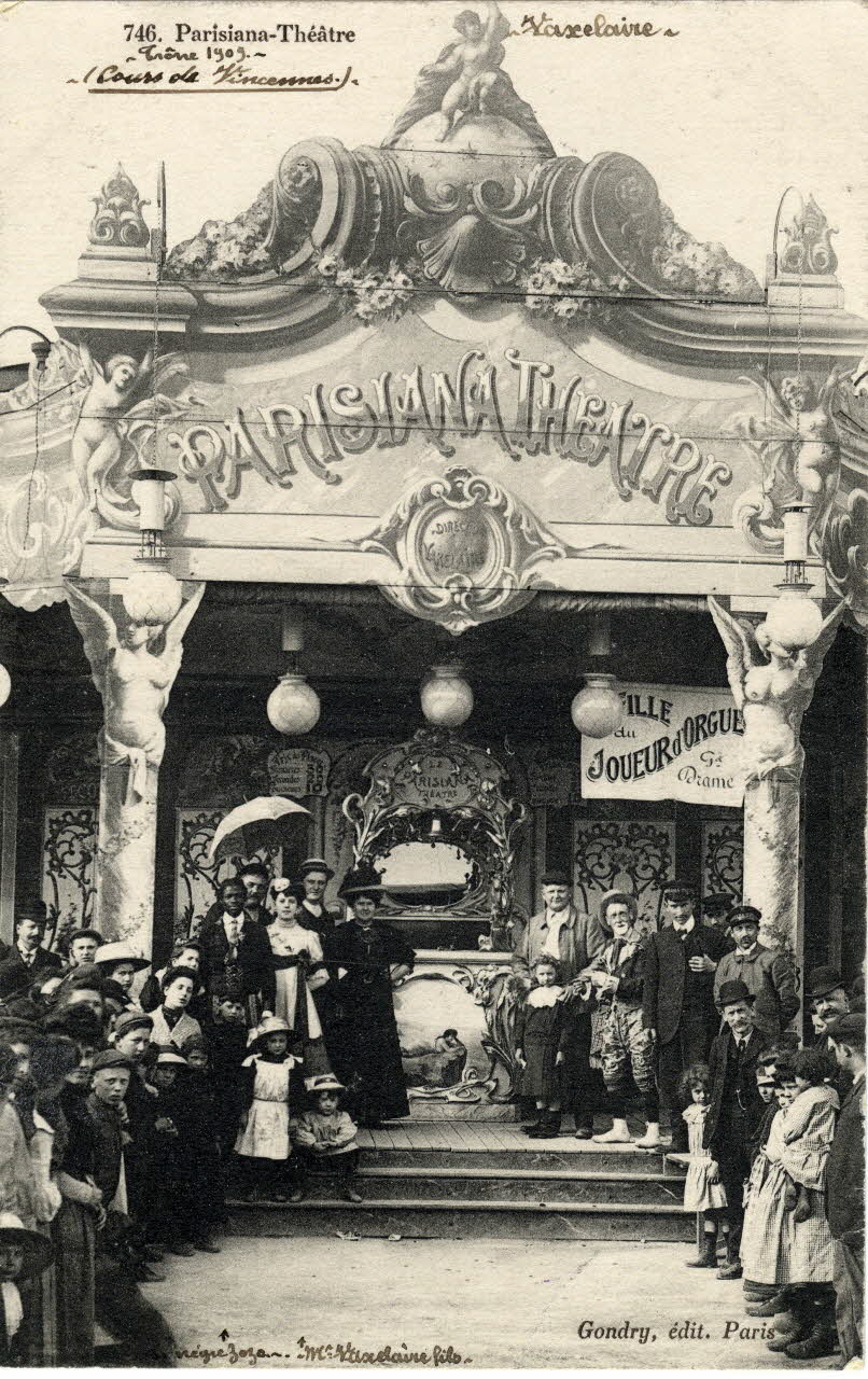 Gondry 746. Parisiana Théâtre. Trône 1909. Cours de Vincennes. [de gauche à droite :] Le nègre Zozo, M. Vaxelaire fils, Vaxelaire. Paris, Paris (75) 1909 Sou.2.35.2 Photo