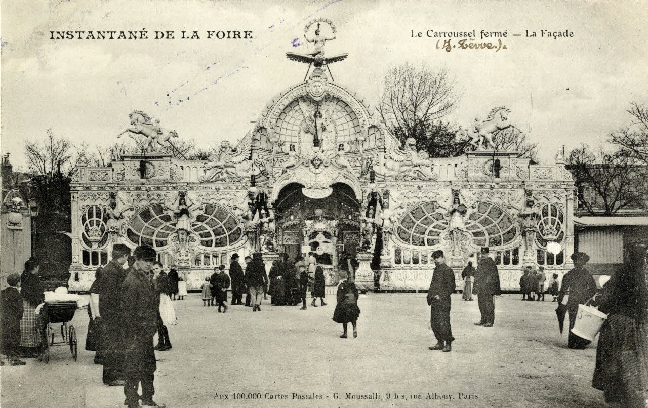 Instantané de la foire. Le carrousel fermé. La façade. J. Tèvre. Sou.2.53.1 Photo