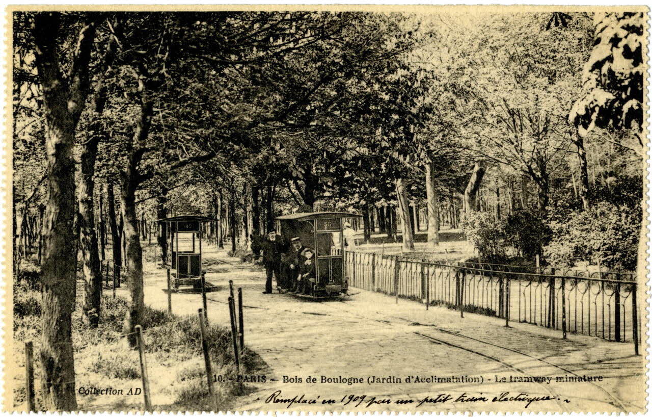 Paris. Bois de Boulogne (Jardin d'Acclimatation). Le tramway miniature (remplacé en 1909 par un petit train électrique) Sou.20.44.1 Photo