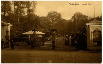 Amsterdam. Ingang artists Sou.21.79.1  Photo