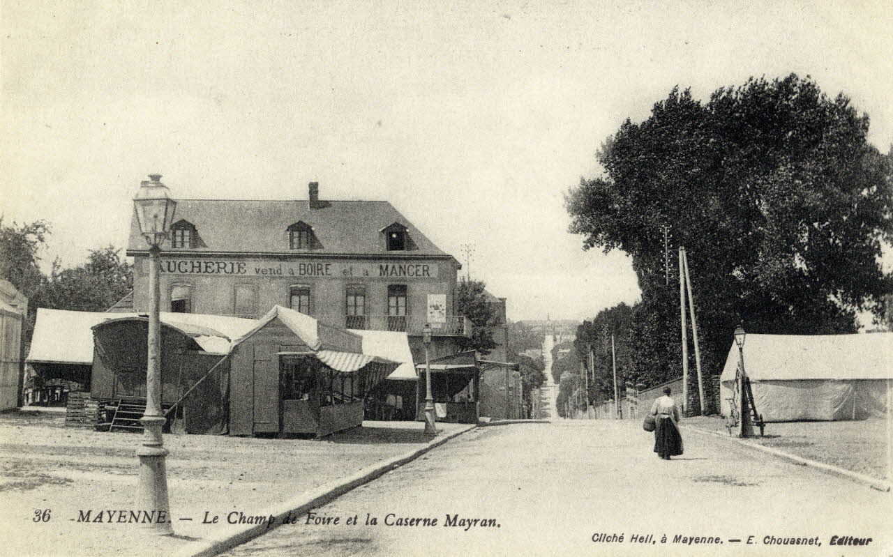 36. Mayenne. Le champ de foire et la caserne Mayran. Sou.3.109.1 Photo