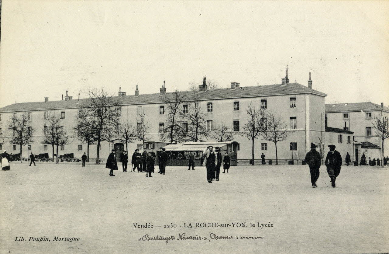 carte postale Vendée. 2230. La Roche-sur-Yon, le lycée. Berlingots nantais, Chamir Sou.3.115.2 Photo