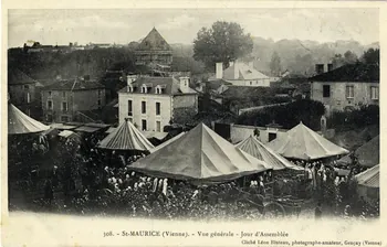 308. Saint-Maurice (Vienne). Vue générale. Jour d'assemblée Sou.3.124.1 Photo
