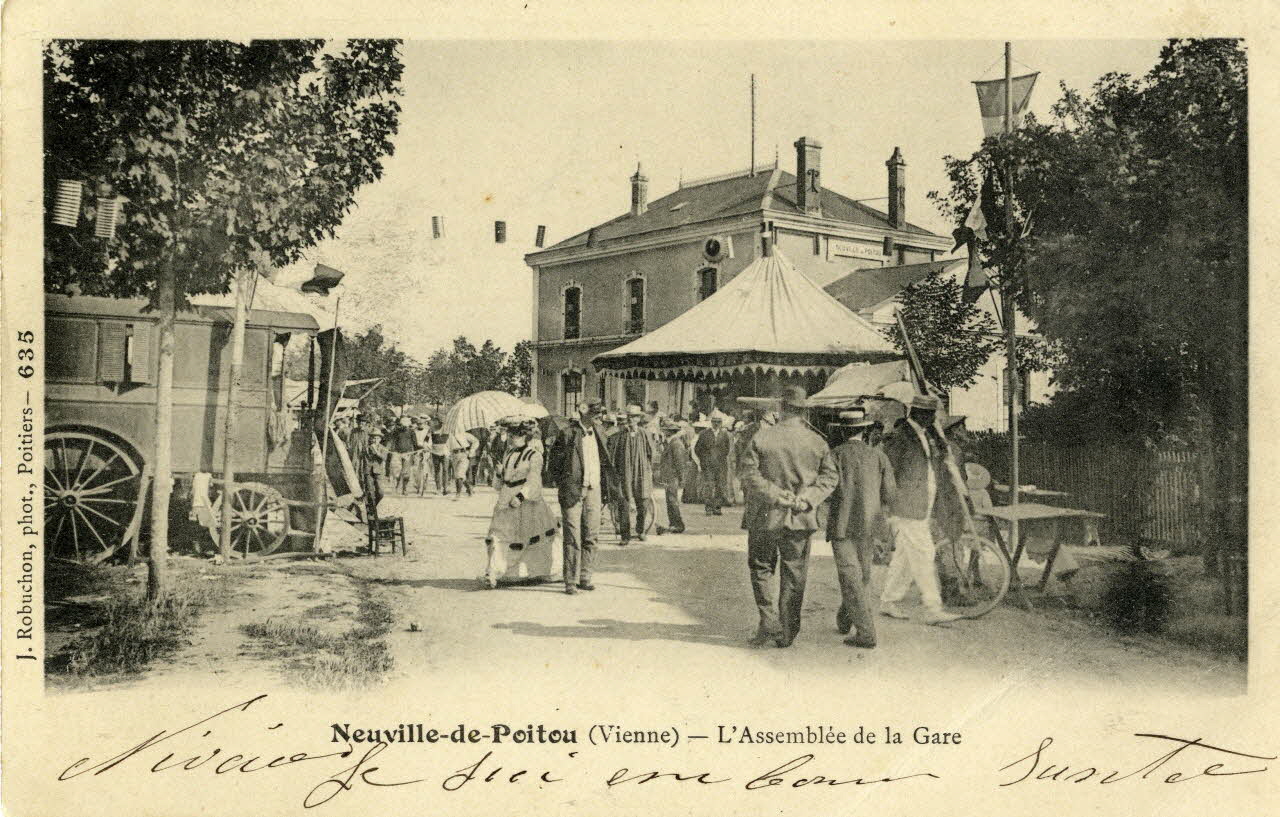 Neuville-de-Poitou (Vienne). L'assemblée de la gare Sou.3.124.2 Photo
