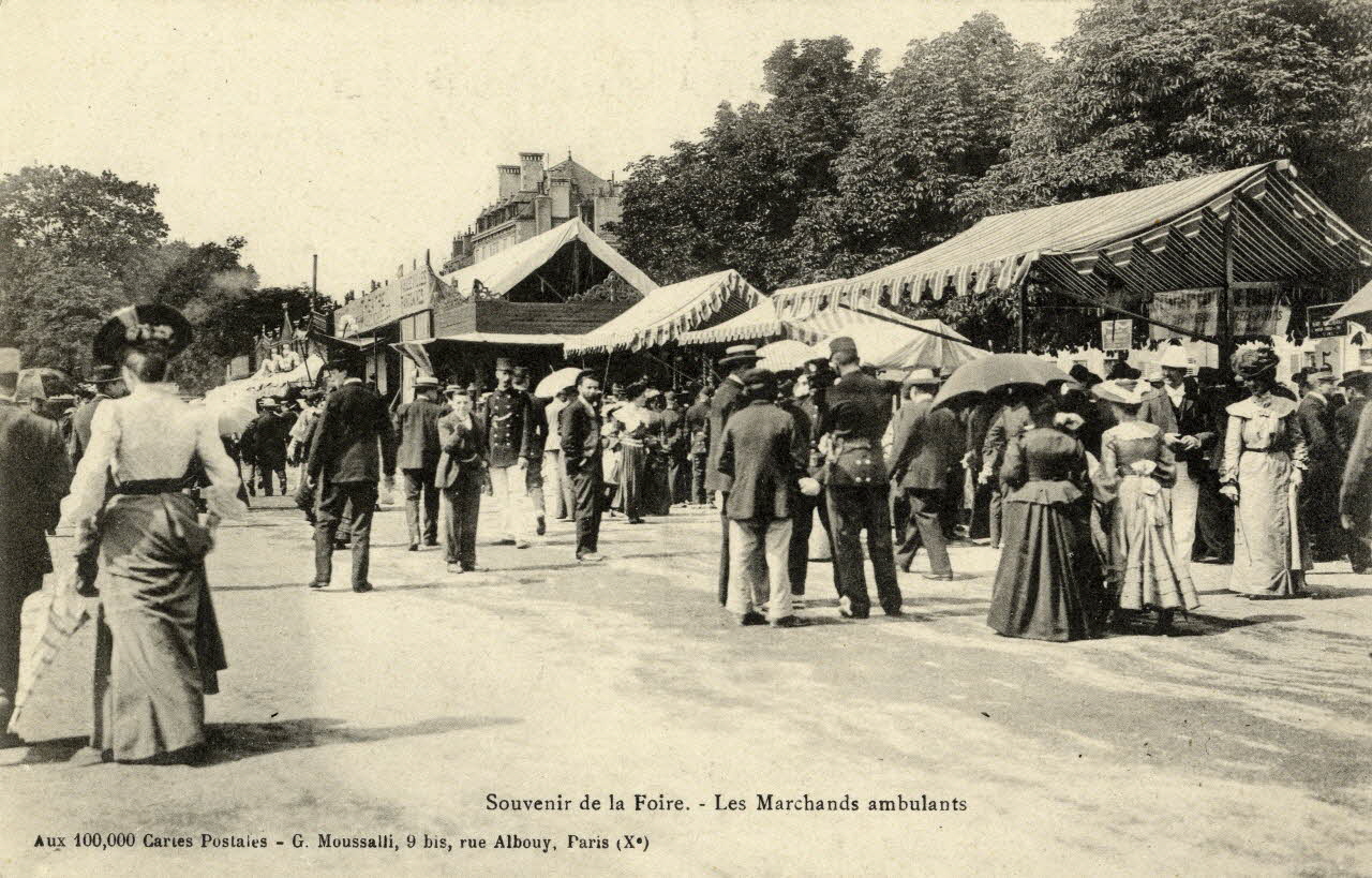 Souvenir de la foire. Les marchands ambulants. Sou.3.151.1 Photo