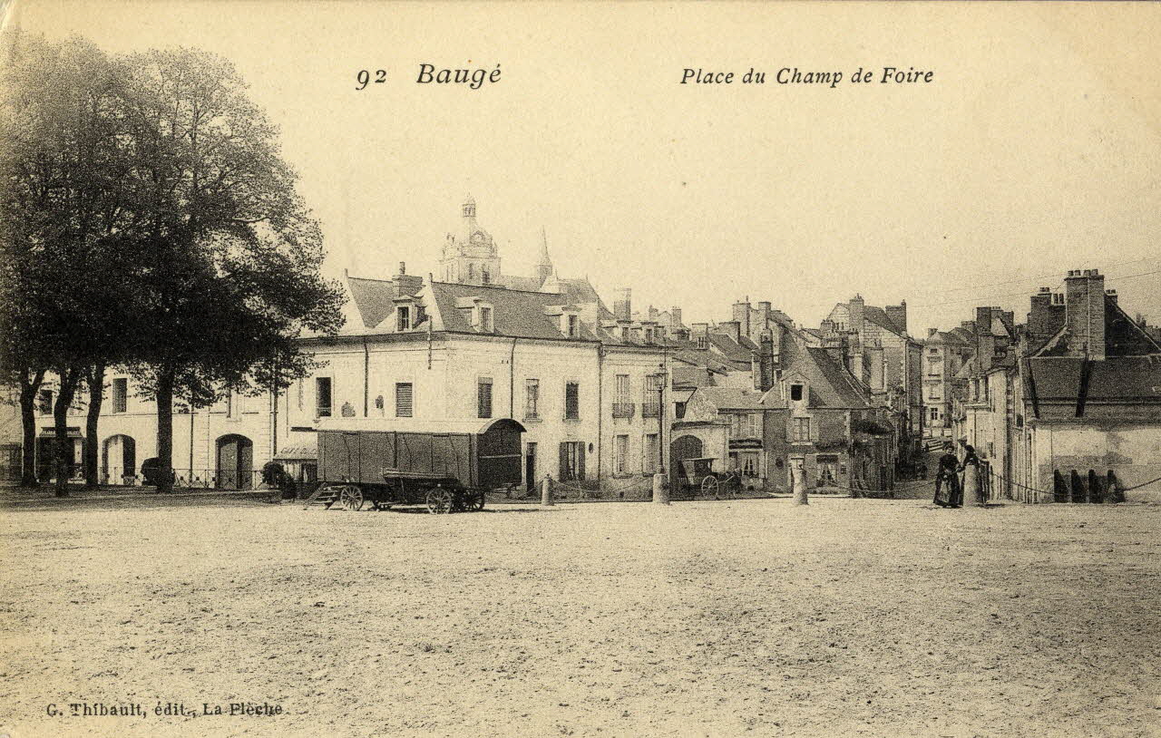 92. Baugé. Place du Champ de foire. Sou.3.163.1 Photo