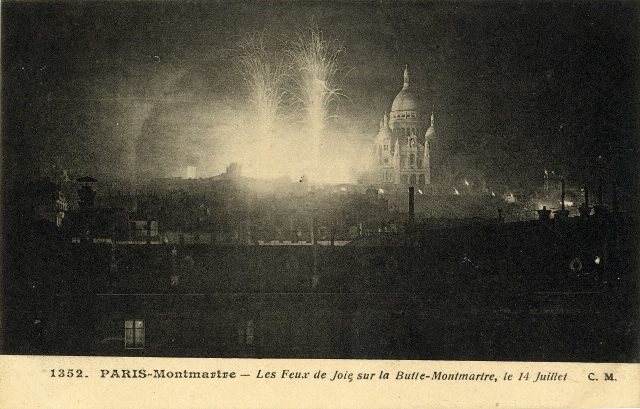 Paris Montmartre. Les feux de joie sur la butte Montmartre, le 14 juillet. Sou.3.187.1 Photo