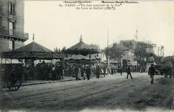 L.J. 89. Paris. Un bon souvenir de la fête du Lion de Belfort (190?). [de gauche à droite :] carrousel maritime, Parisiana théâtre Vaxelaire Paris, Paris (75) 1895-1905 Sou.3.33.1 Photo