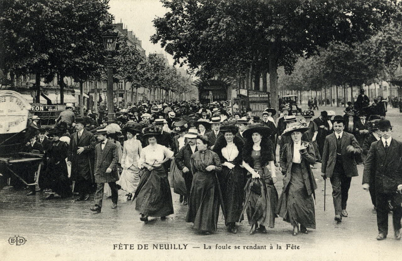 Fête de Neuilly. La foule se rendant à la fête. Sou.3.38.2 Photo