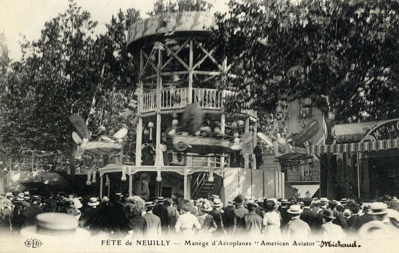 Fête de Neuilly. Manège d'aéroplanes American Aviator Michaud. Sou.3.52.2 Photo