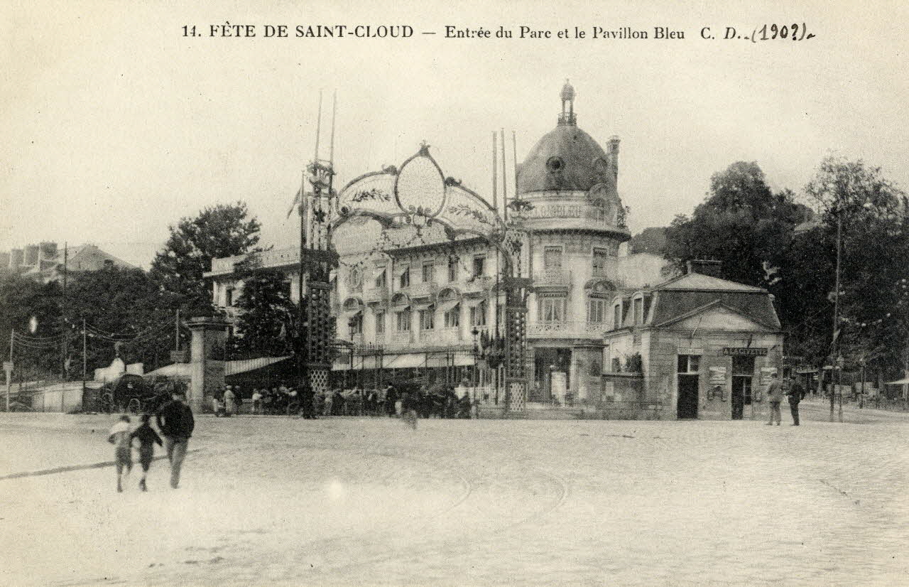 Blanchard 14. Fête de Saint-Cloud. Entrée du parc et le pavillon bleu (190?) Hauts-de-Seine 1895-1905 Sou.3.62.2 Photo