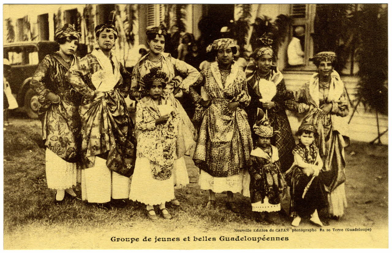 Groupe de jeunes et belles guadeloupéennes Sou.31.74.1 Photo