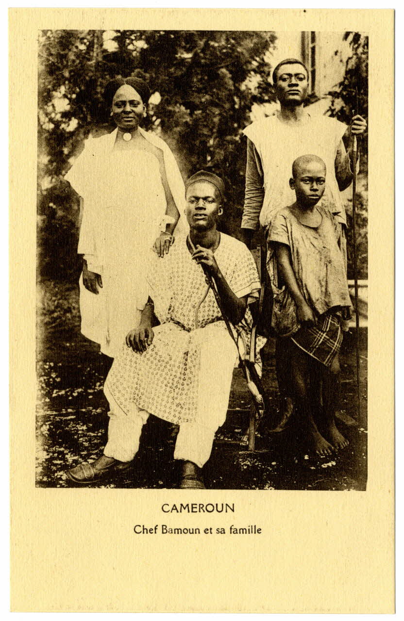Cameroun. Chef Bamoun et sa famille Sou.31.8.1 Photo