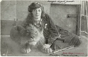 Ménagerie Zuguste Jeannet. Miss Olga dompteuse. Ménagerie franco-suisse Sou.4.129.1 Photo