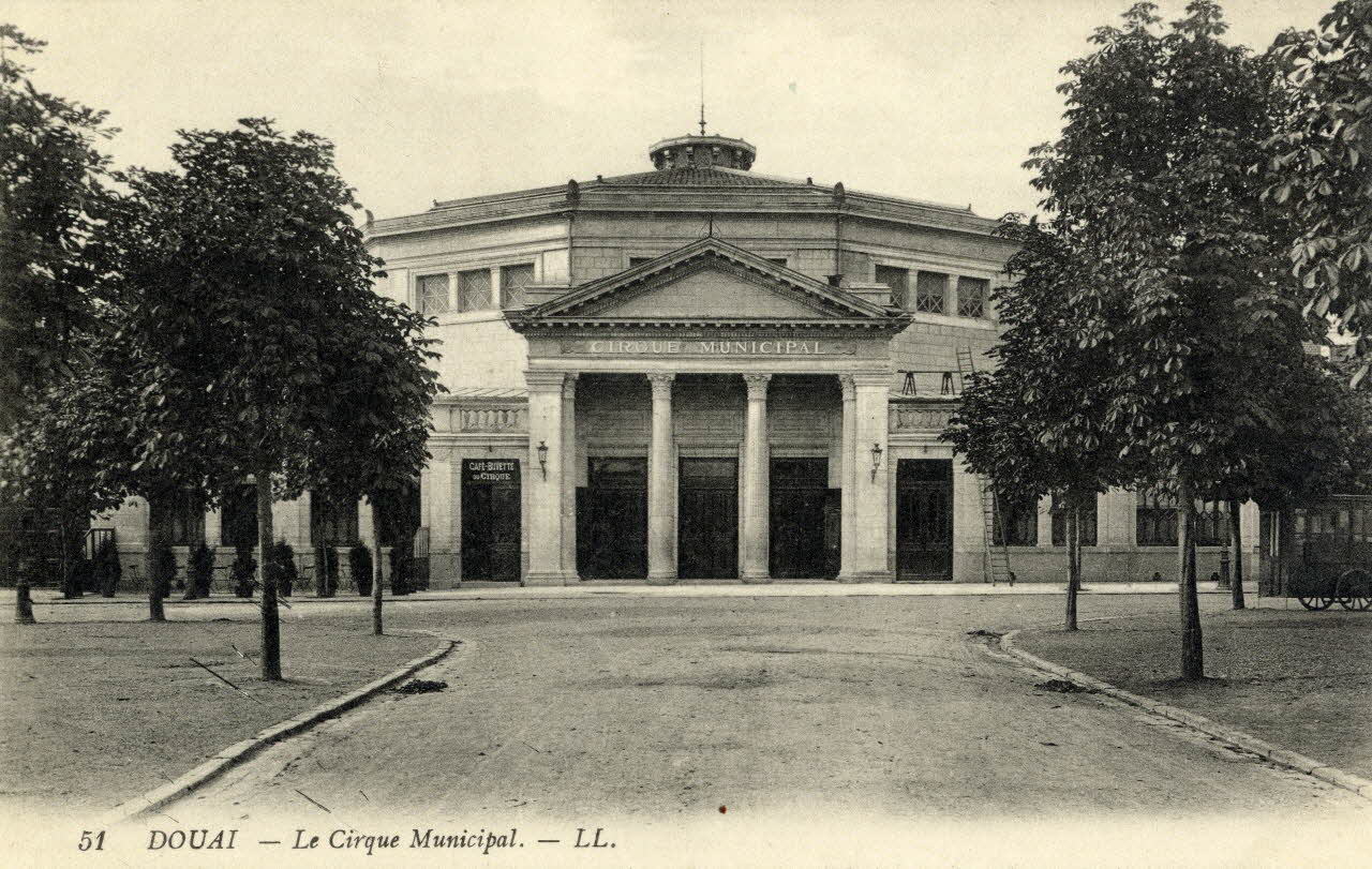 51. Douai. Le cirque municipal. Sou.5.20.1 Photo