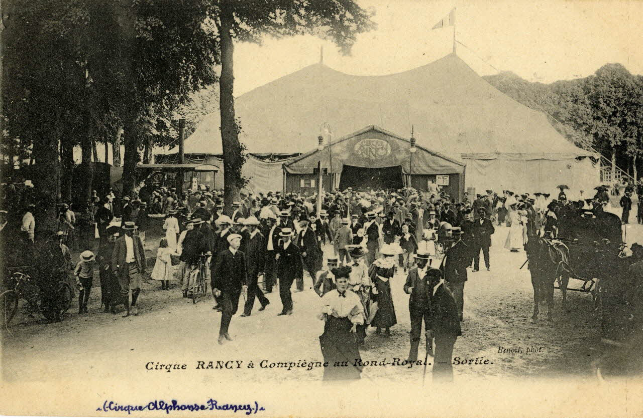 Cirque Rancy à Compiègne au Rond-Royal. Sortie. Cirque Alphonse Rancy Sou.5.47.1 Photo