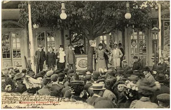 Anonyme "Paris. Place de la Nation. Ménagerie Edmond Pezon. Foire aux Pains d'Epices (1907). 1. Mme Théra, 2. M. Wilson, 3. ""Auguste"" (James Guyon), 4. M Dealbonne, 5. Delabona fils dit ""Romanus"", 6. Mlle Germaine Tournay (future Mme Delabonne), 7. ""Zozo"", 8. M. Bourdoux, 9. M. Raphaël, 10. le dompteur Edmond Pezon" Paris 1907 Sou.5.87.1 Photo
