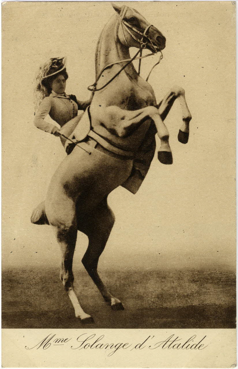 Mme Solange d'Atalide. Sou.9.151.1 Photo