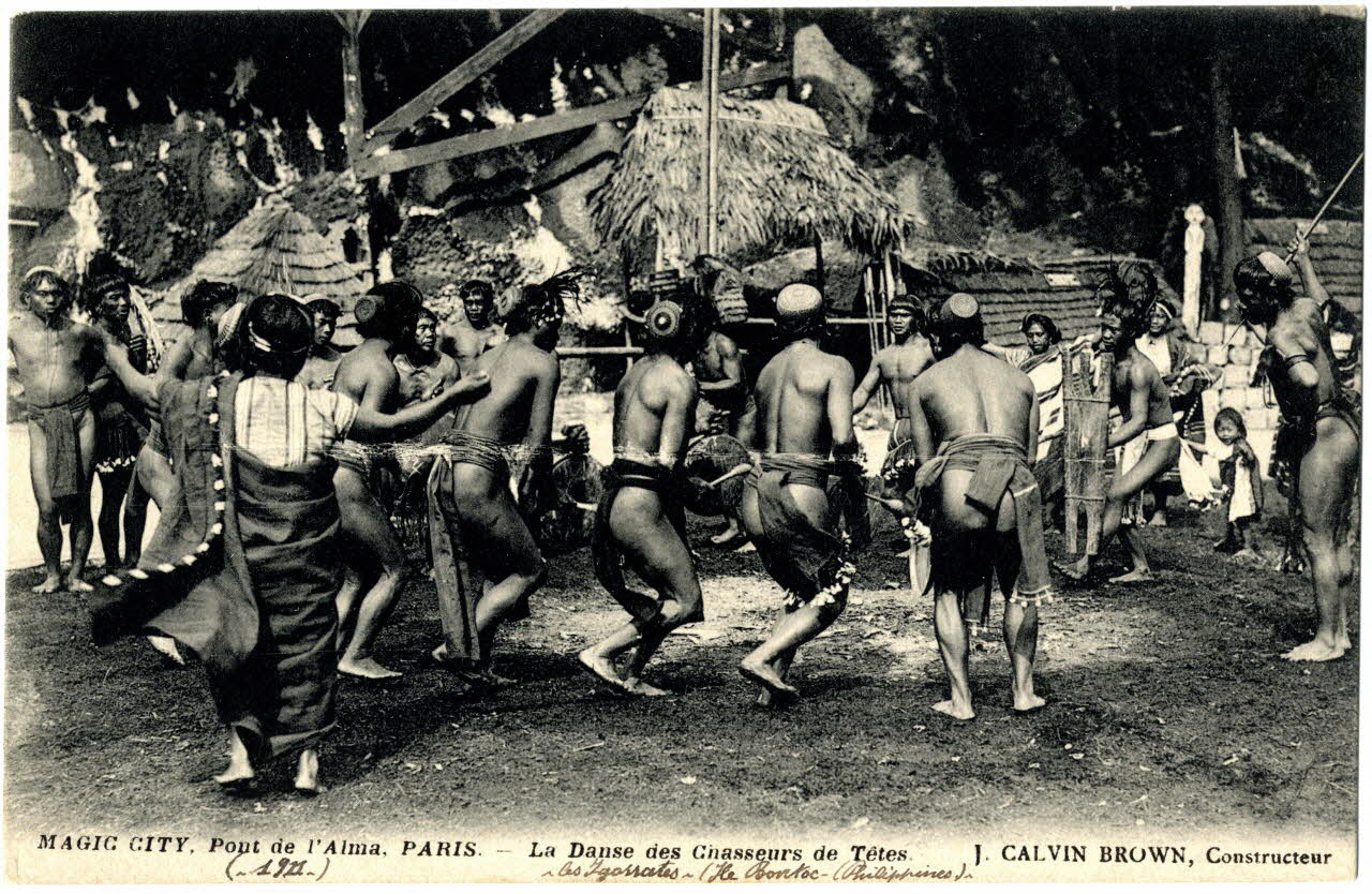 Cortenbergh Magic City. Pont de l'Alma. Paris. La danse des chasseurs de têtes. Les Igorrates (île Bontoc, Philippines). J.Calvin Brown, constructeur. 1911 Paris, Paris (75) 1911 Sou.B.79 Photo