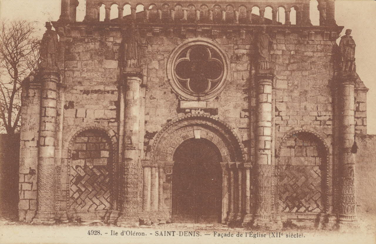 carte postale ST DENIS. ; FACADE DE L'EGLISE (XIIe SIECLE) Charente-Maritime 1930 010001 Photo