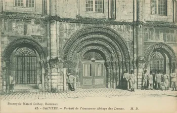 carte postale PORTAIL DE L'ANCIENNE ABBAYE DES DAMES Charente-Maritime 1903-1920 010097 Photo